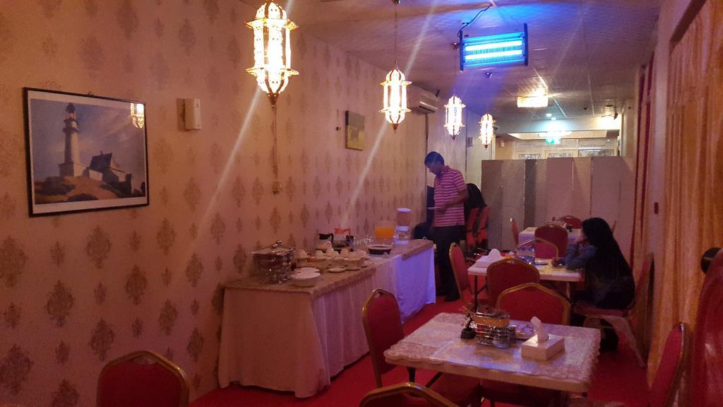 Al Raien Hotel Apartment Дубай Екстериор снимка