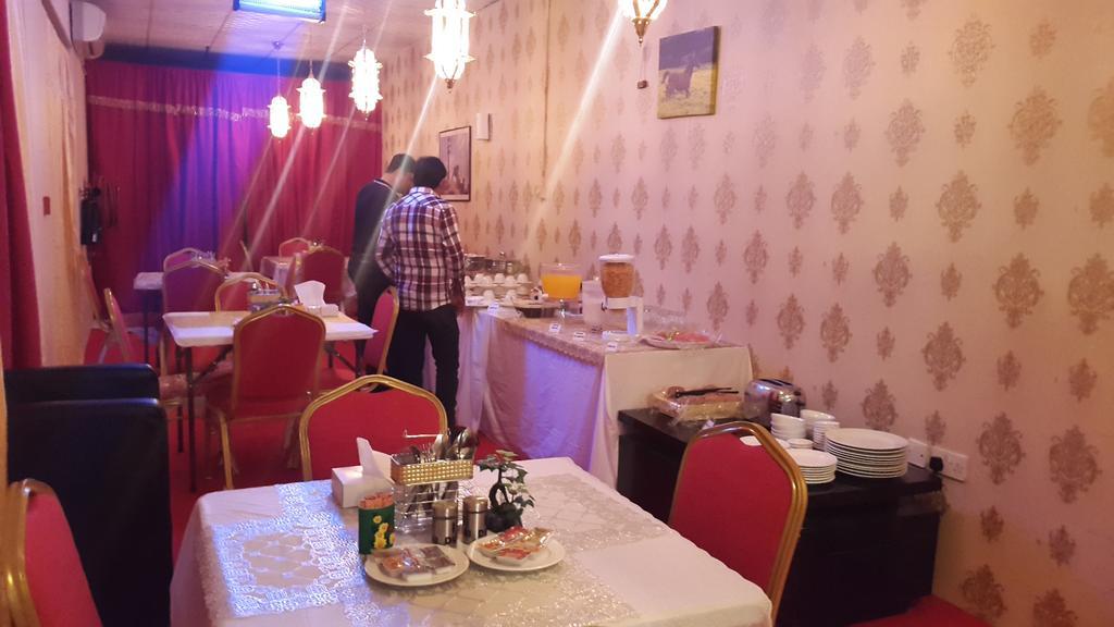 Al Raien Hotel Apartment Дубай Екстериор снимка
